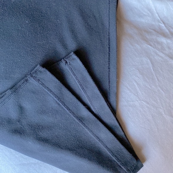 Lululemon Yoga Pant. Cropped wide leg yoga in black size 4. - Picture 6 of 7